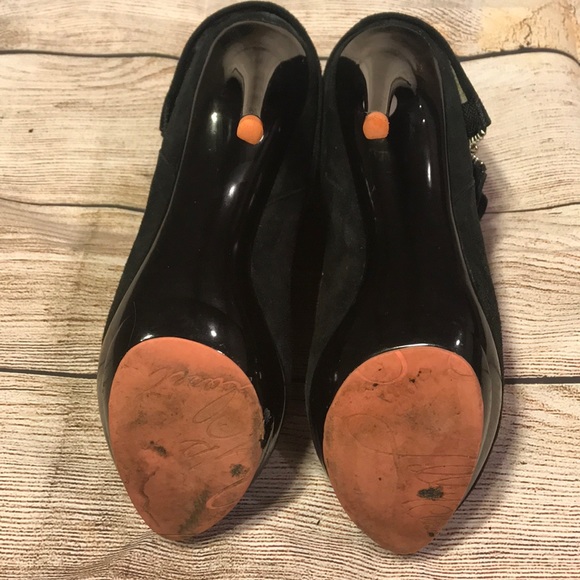 Suede angle booties (European brand) - Picture 3 of 7